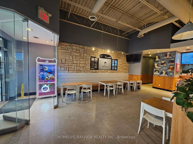 21 - 16655 Yonge St, Newmarket, L3X 1V6 | Image 2