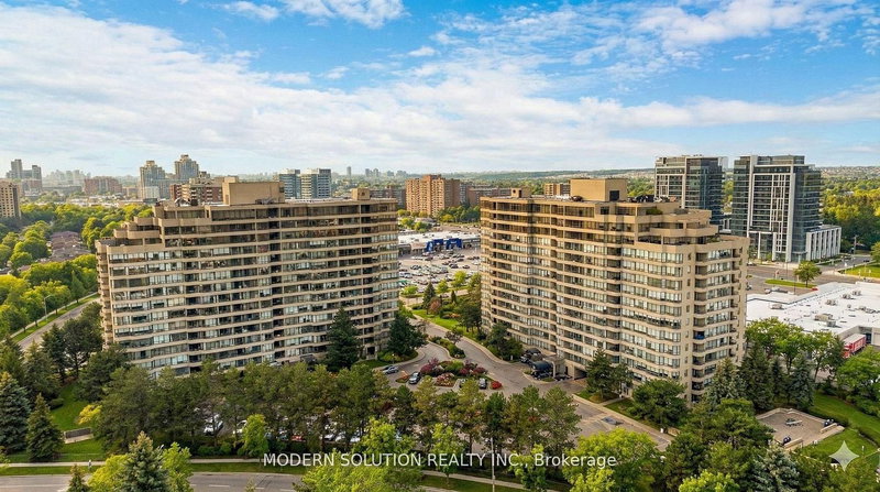 426 - 32 Clarissa Dr, Richmond Hill, L4C 9R7 | Image 2