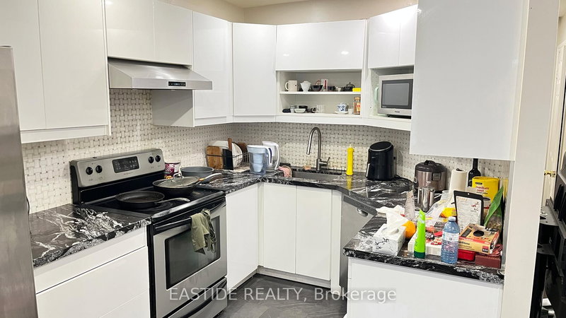 96 - 151 Townsgate Dr, Vaughan, L4J 8J7 | Image 2