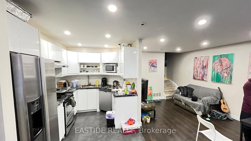 96 - 151 Townsgate Dr, Vaughan, L4J 8J7 | Image 3