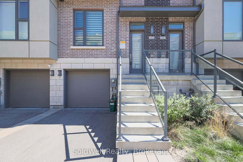 243 Smallwood Circ, Vaughan, L4J 0K8 | Image 3