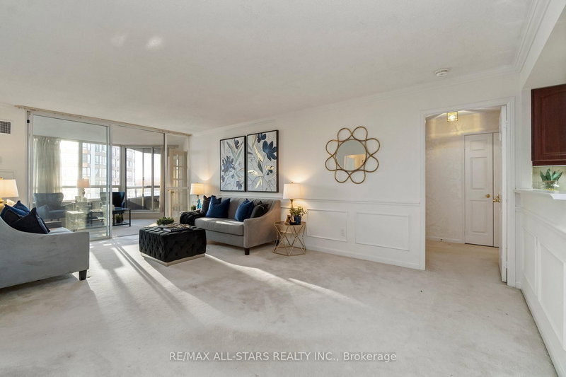 701 - 610 Bullock Dr, Markham, L3R 0G1 | Image 3