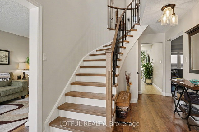 2212 Chalmers Crescent