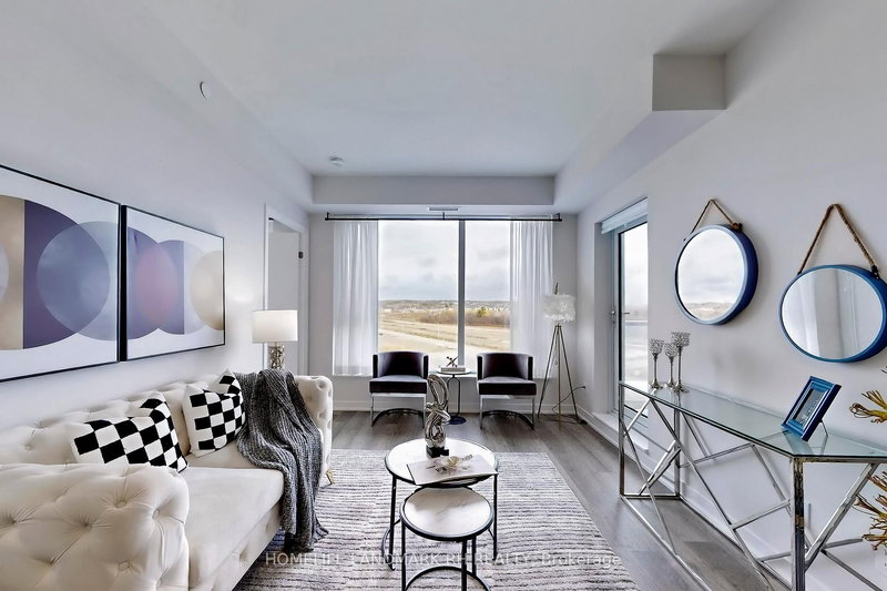 626 - 2 David Eyer Rd, Richmond Hill, L4S 0N6 | Image 3