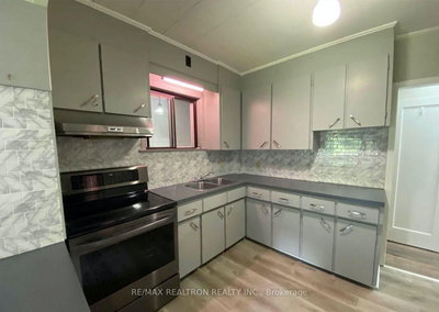 437 16th Ave | Richmond Hill | Image