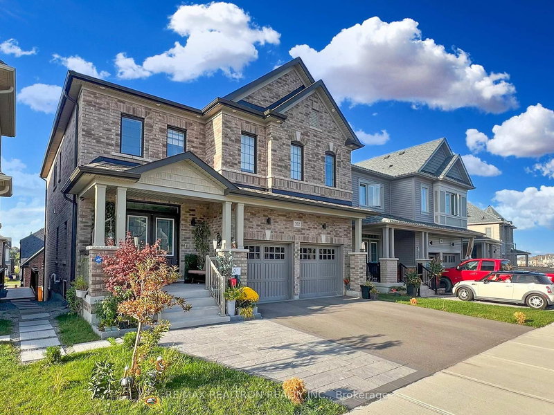 BSMNT - 202 Danny Wheeler Blvd, Georgina, L4P 0J7 | Image 3