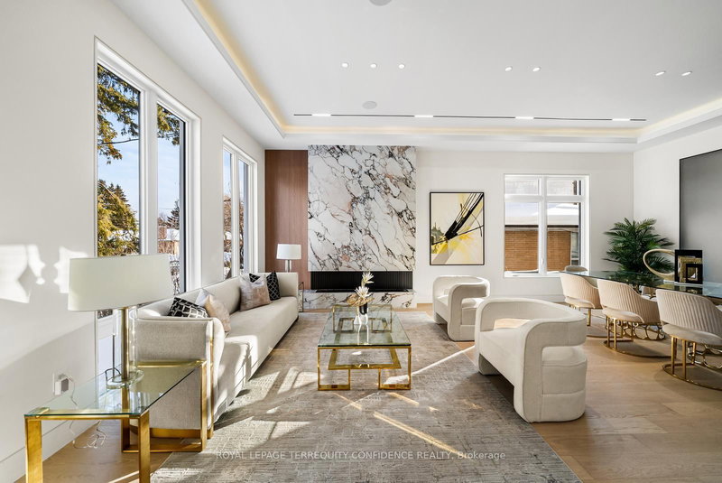 281 Kerrybrook Dr, Richmond Hill, L4C 3R2 | Image 3