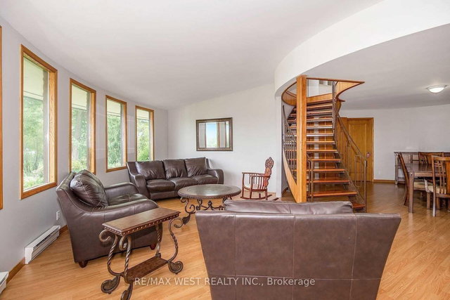 1065 Concession 8 Road