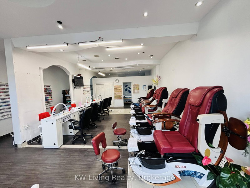 125 - 9421 Jane St, Vaughan, L6A 4J3 | Image 2