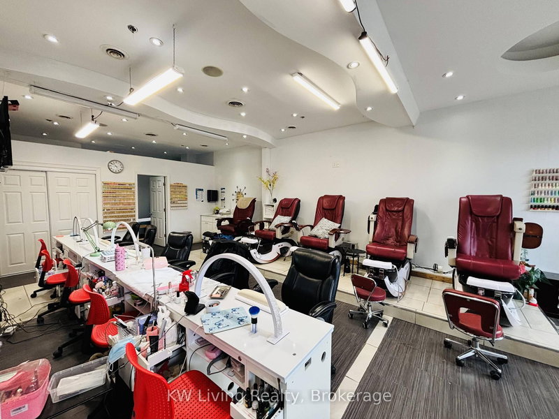 125 - 9421 Jane St, Vaughan, L6A 4J3 | Image 3