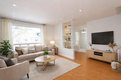 22 Knowles Cres | Aurora | Image