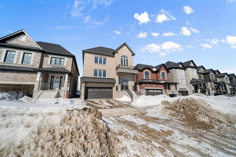 1466 Stovell Cres, Innisfil, L0L 1W0 | Image 2