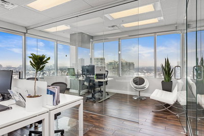 812 - 7191 Yonge St | Markham | Image