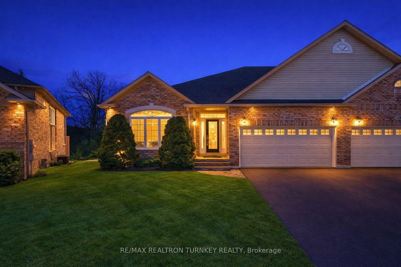 440 Morley Cook Cres, Newmarket, L3X 2M3 | Image 3