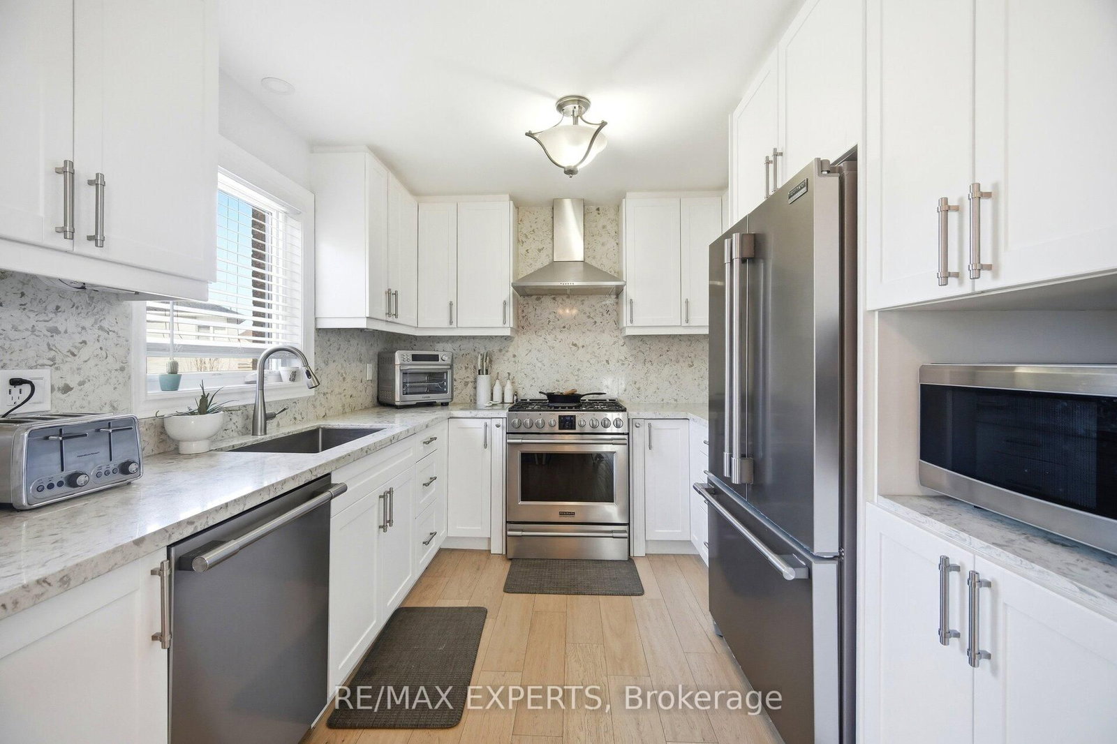 Semi-Detached House for sale at 75 Corkwood Crescent, Vaughan, Ontario, L6A 3B4 - Maple - MLS: N12839634