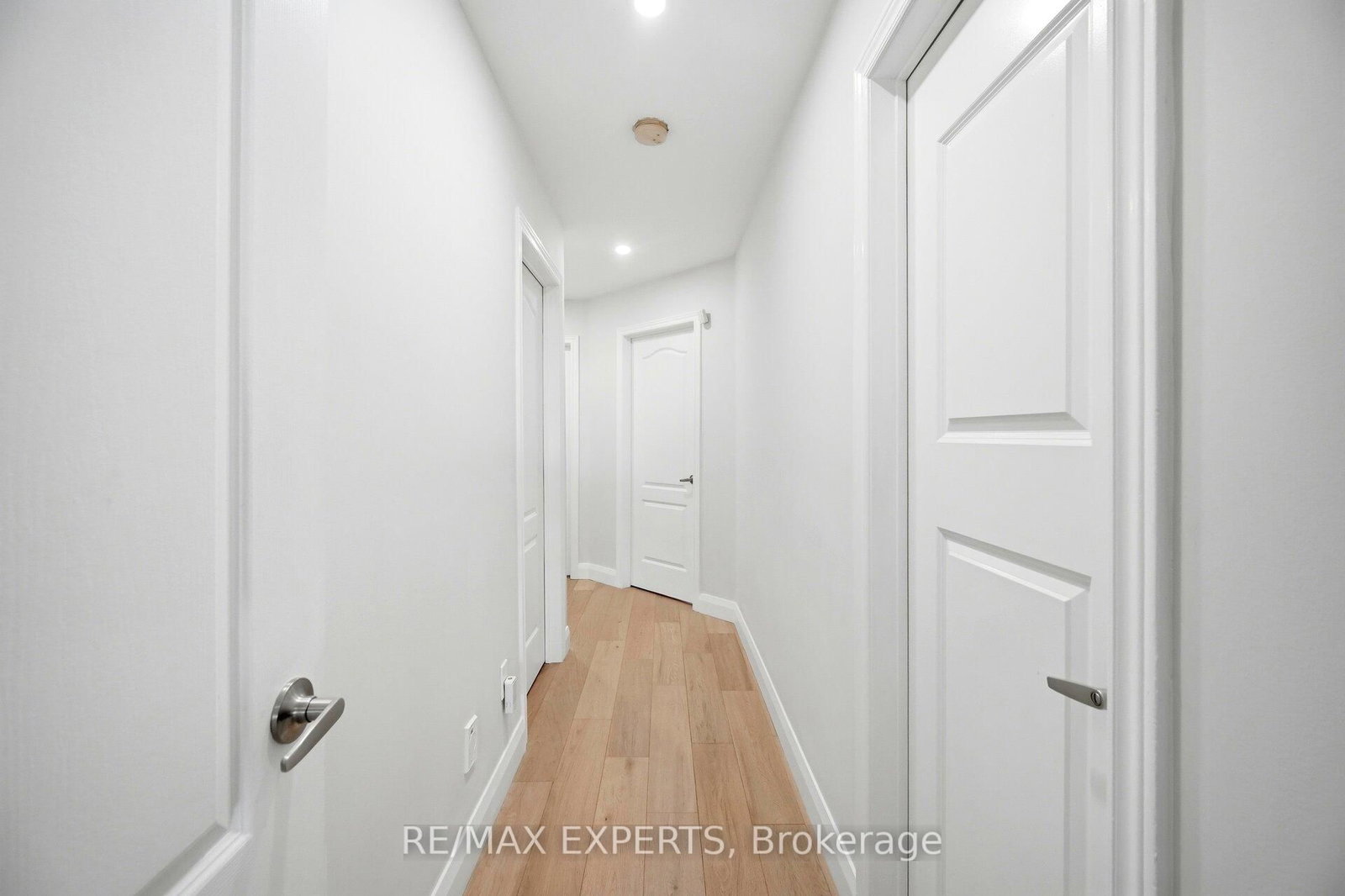 Semi-Detached House for sale at 75 Corkwood Crescent, Vaughan, Ontario, L6A 3B4 - Maple - MLS: N12839634