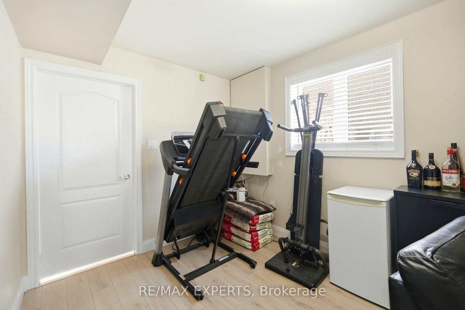 Semi-Detached House for sale at 75 Corkwood Crescent, Vaughan, Ontario, L6A 3B4 - Maple - MLS: N12839634