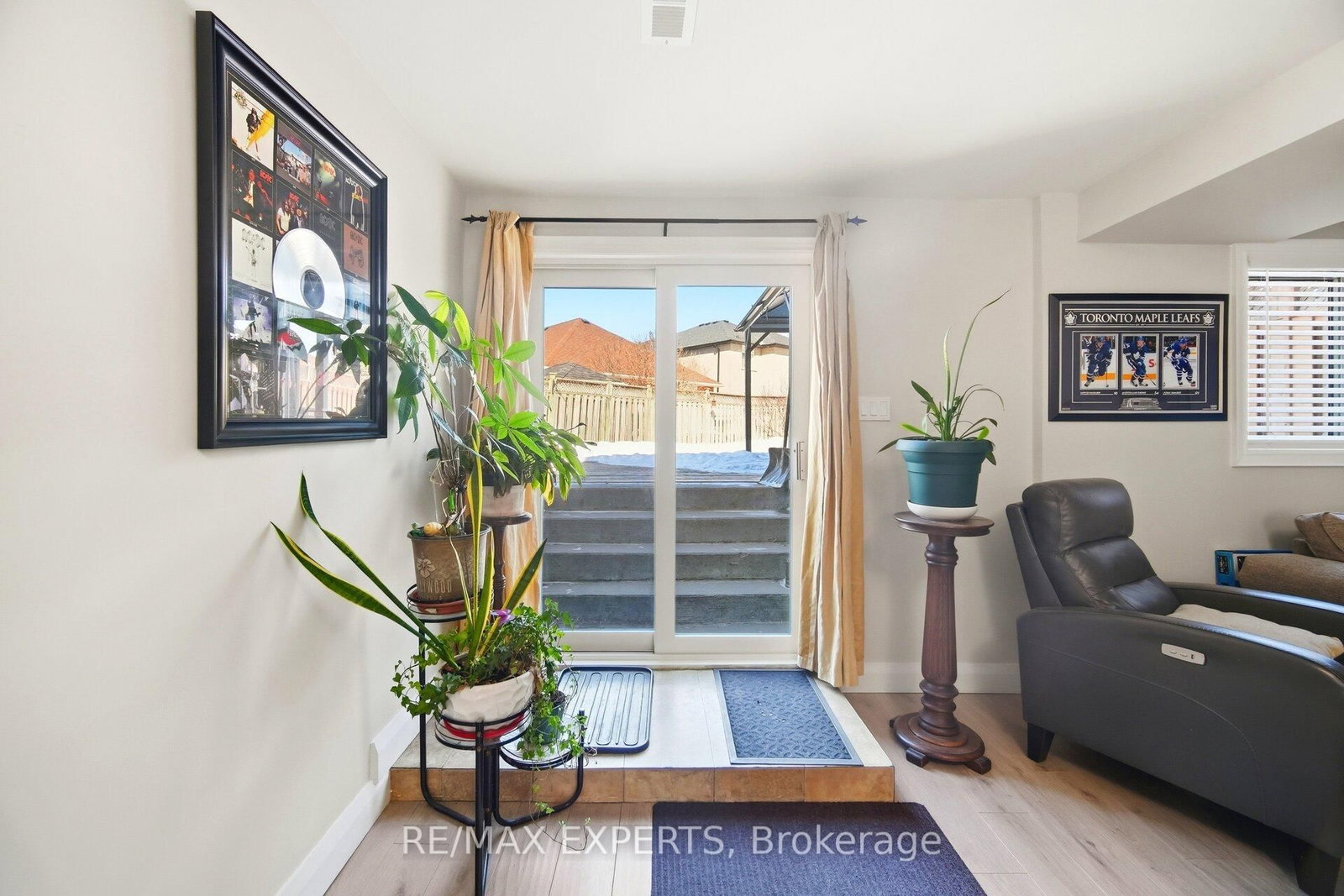 Semi-Detached House for sale at 75 Corkwood Crescent, Vaughan, Ontario, L6A 3B4 - Maple - MLS: N12839634