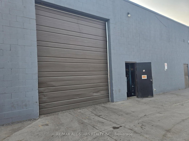 7B - 24707 Woodbine Ave, Georgina, L4P 3E9 | Image 2