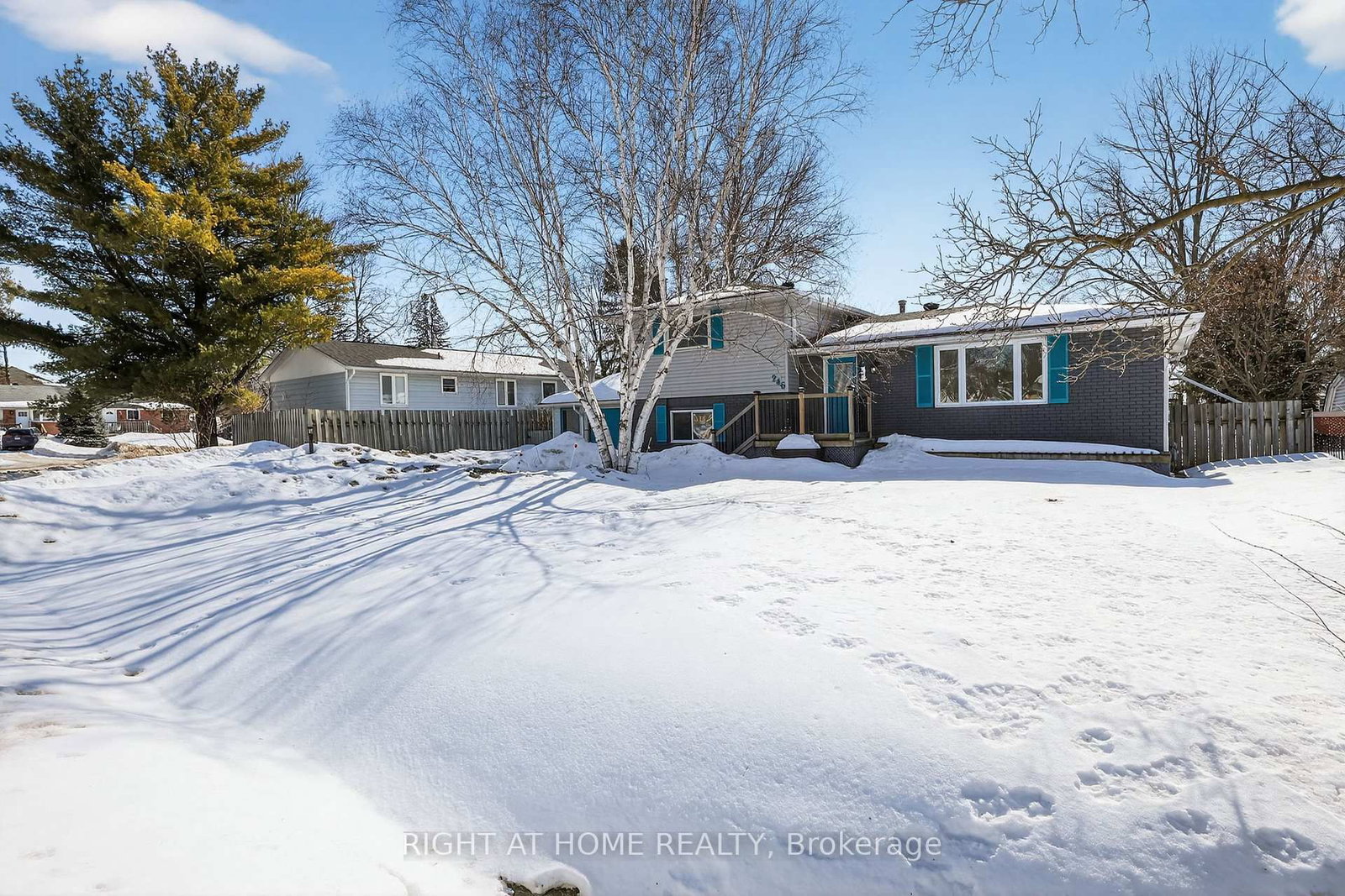 Detached House for sale at 246 Calford Street, Essa, Ontario, L0M 1B0 - Angus - MLS: N12839724