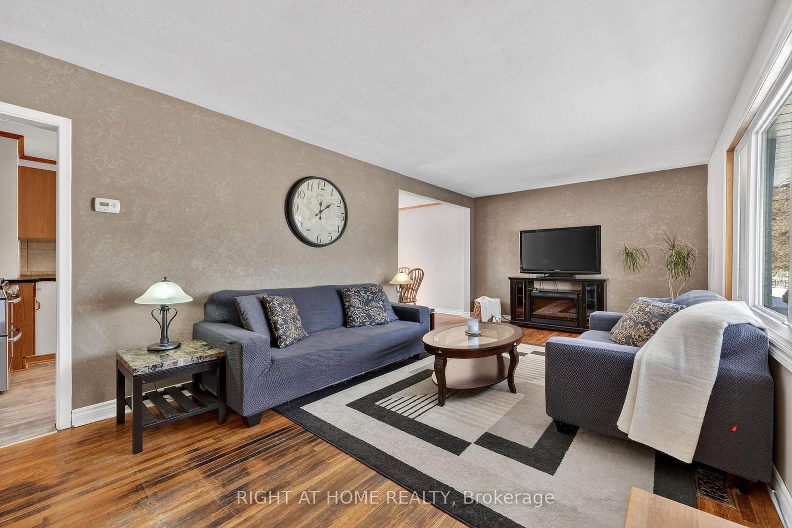 Detached House for sale at 246 Calford Street, Essa, Ontario, L0M 1B0 - Angus - MLS: N12839724