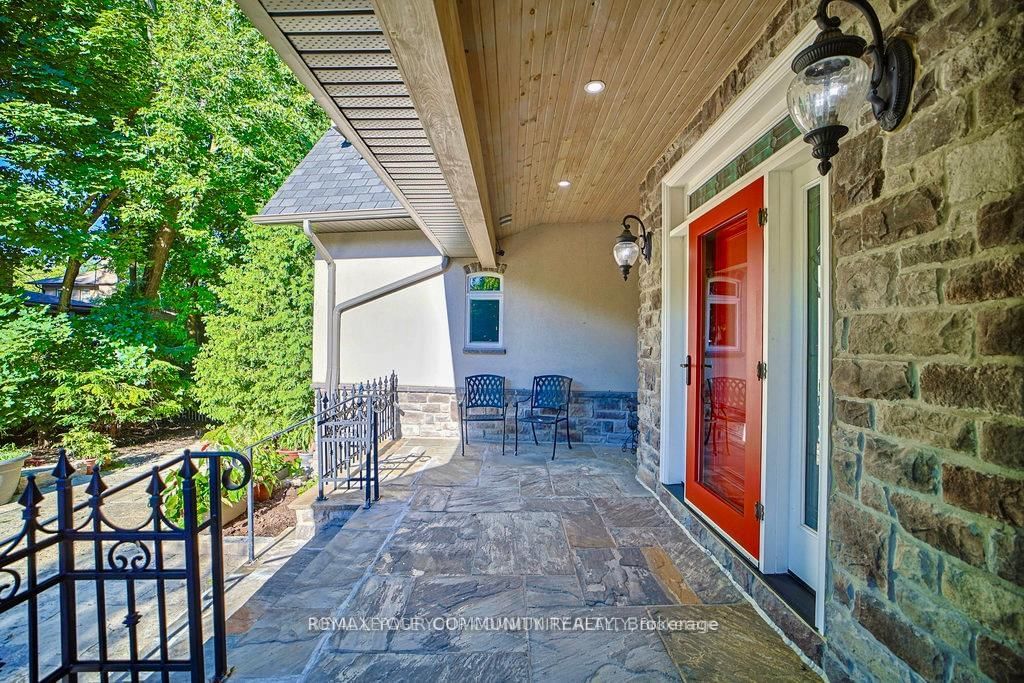 57 Joseph Street S