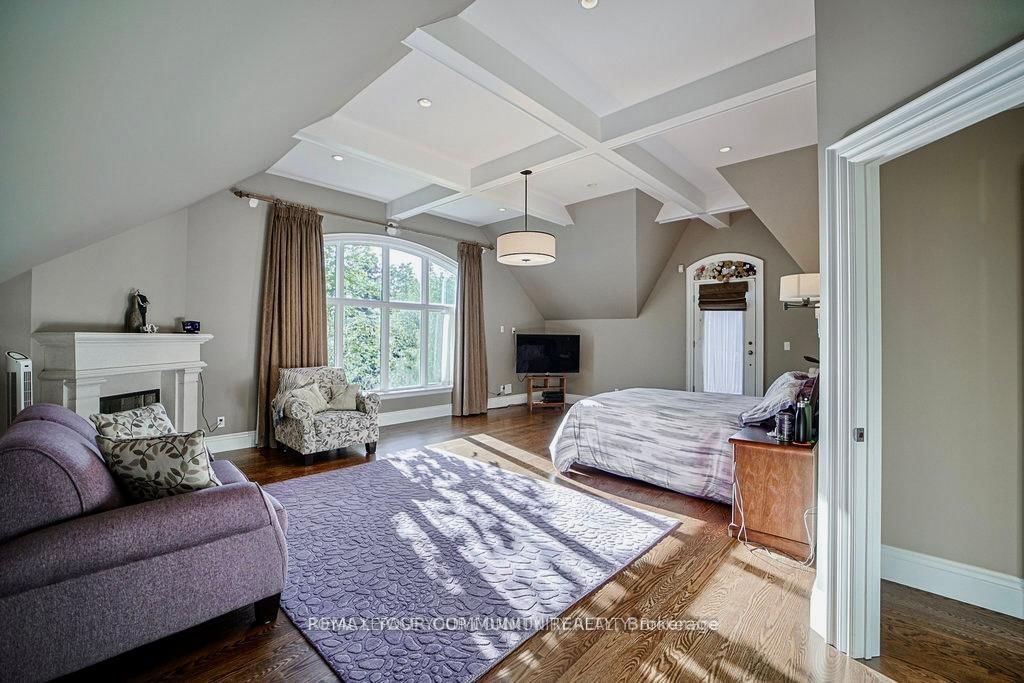 57 Joseph Street S
