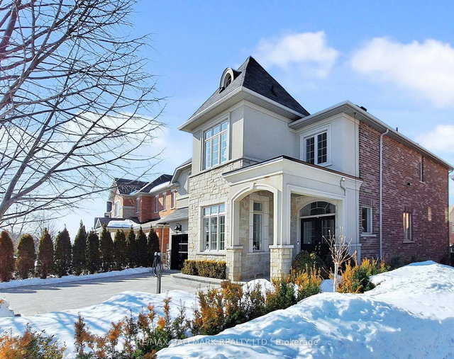 1135 Cenotaph Boulevard