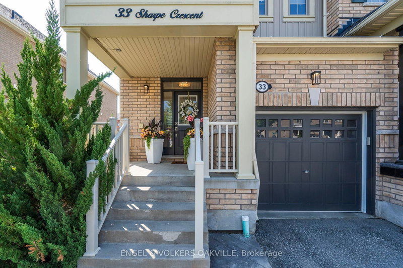 33 Sharpe Cres, New Tecumseth, L0G 1W0 | Image 2