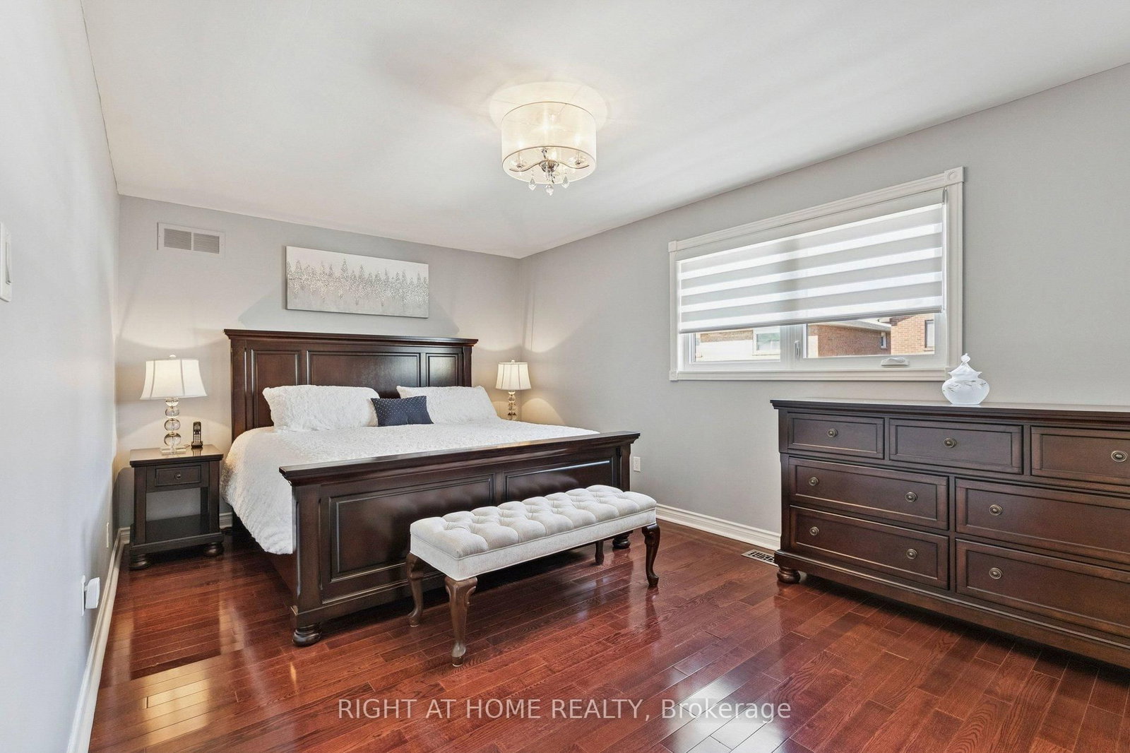 Detached House for sale at 10 Claudia Avenue, Vaughan, Ontario, L4L 6S1 - West Woodbridge - MLS: N12842528