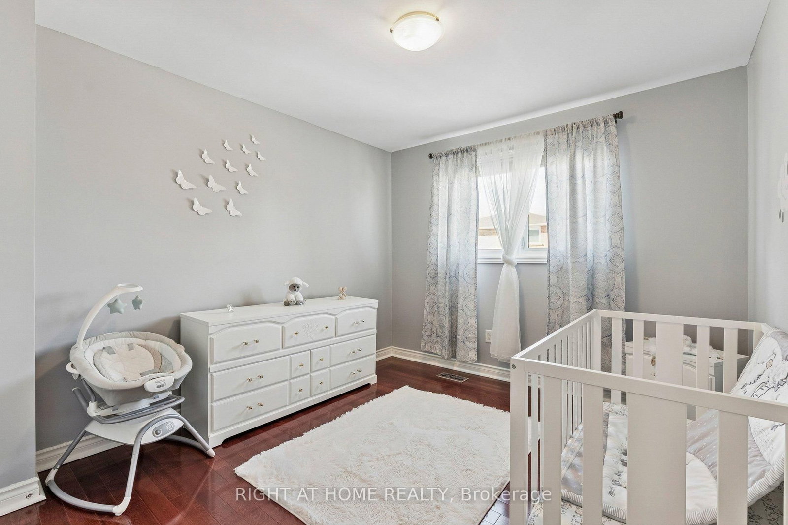 Detached House for sale at 10 Claudia Avenue, Vaughan, Ontario, L4L 6S1 - West Woodbridge - MLS: N12842528