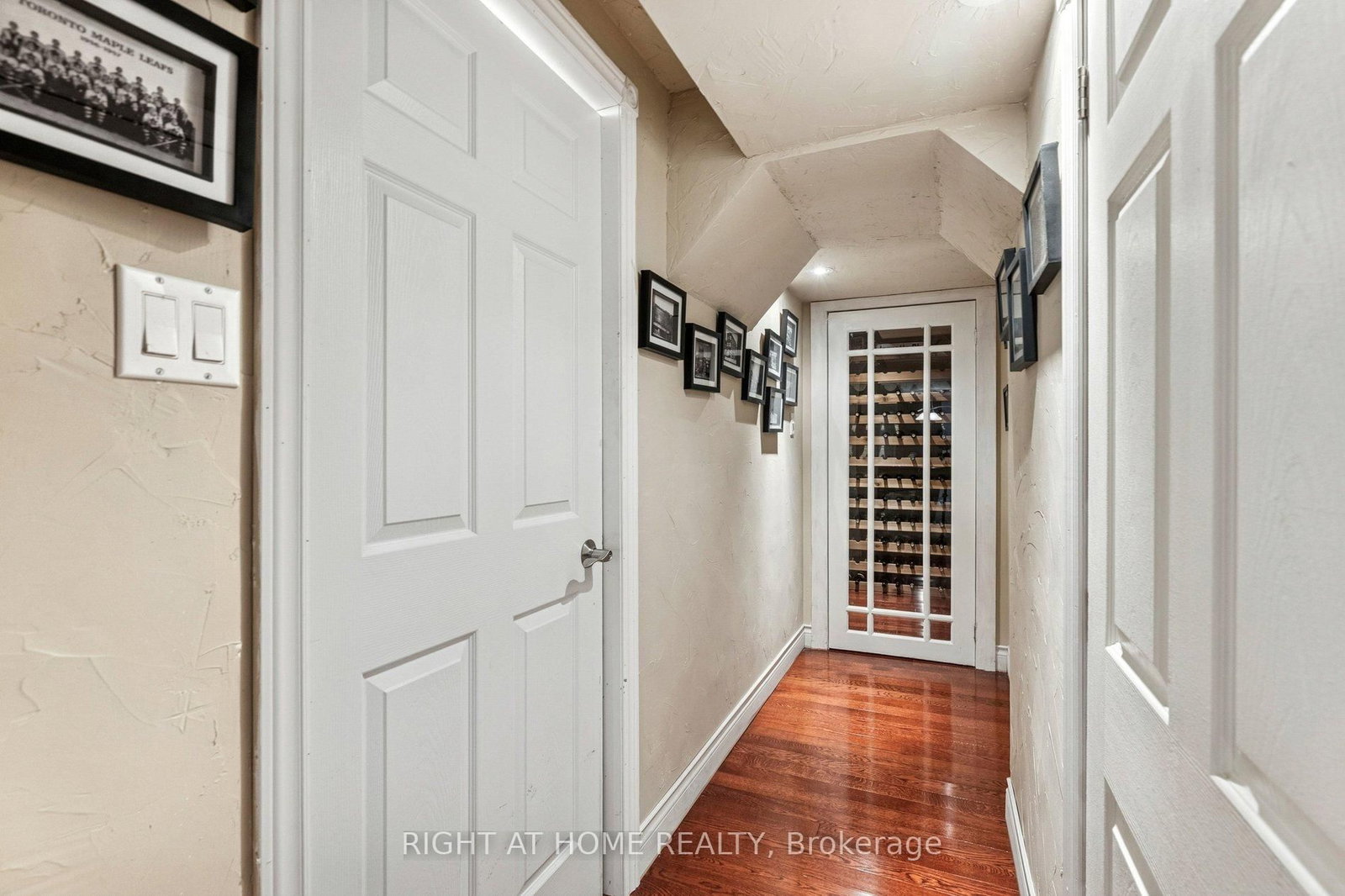 Detached House for sale at 10 Claudia Avenue, Vaughan, Ontario, L4L 6S1 - West Woodbridge - MLS: N12842528