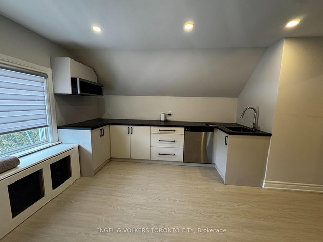 2nd Fl - 185 Rumble Avenue