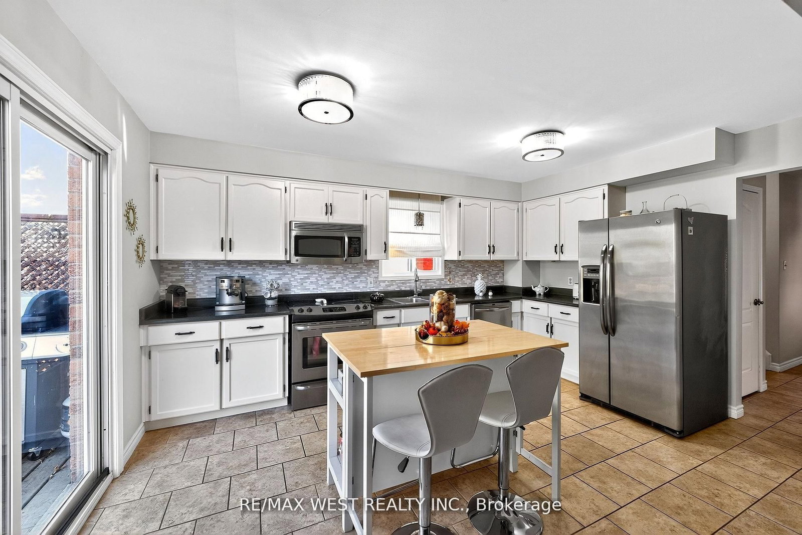 Detached House for sale at 100 Kerr Boulevard, New Tecumseth, Ontario, L9R 1C6 - Alliston - MLS: N12844344