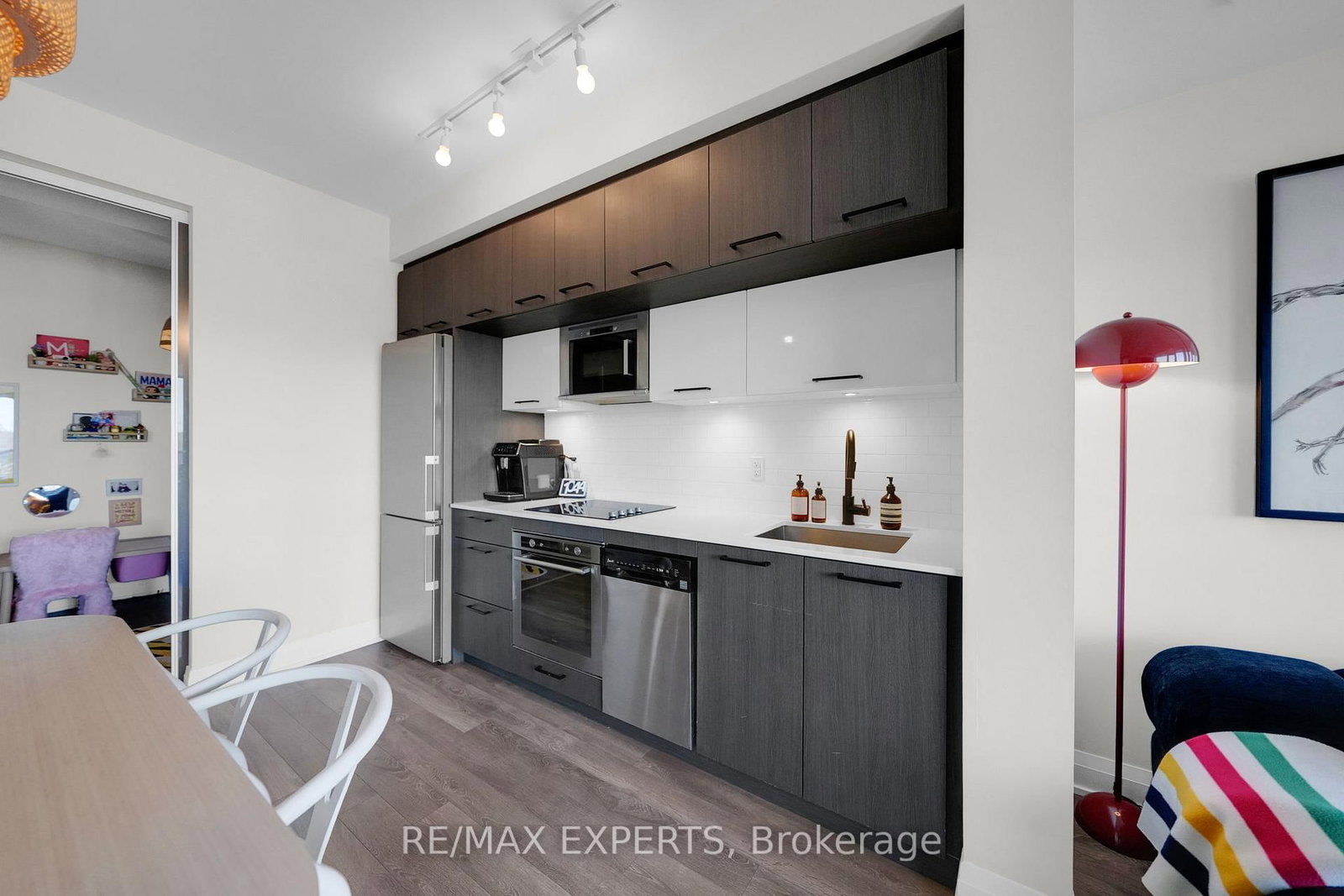 Condo sold at 601-4800 Highway 7 Road, Vaughan, Ontario, L4L 1H8 - East Woodbridge - MLS: N12844940