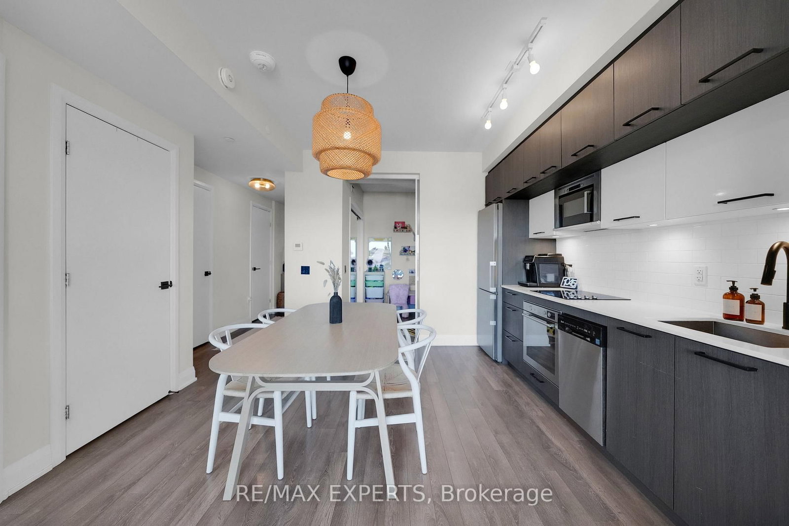 Condo sold at 601-4800 Highway 7 Road, Vaughan, Ontario, L4L 1H8 - East Woodbridge - MLS: N12844940