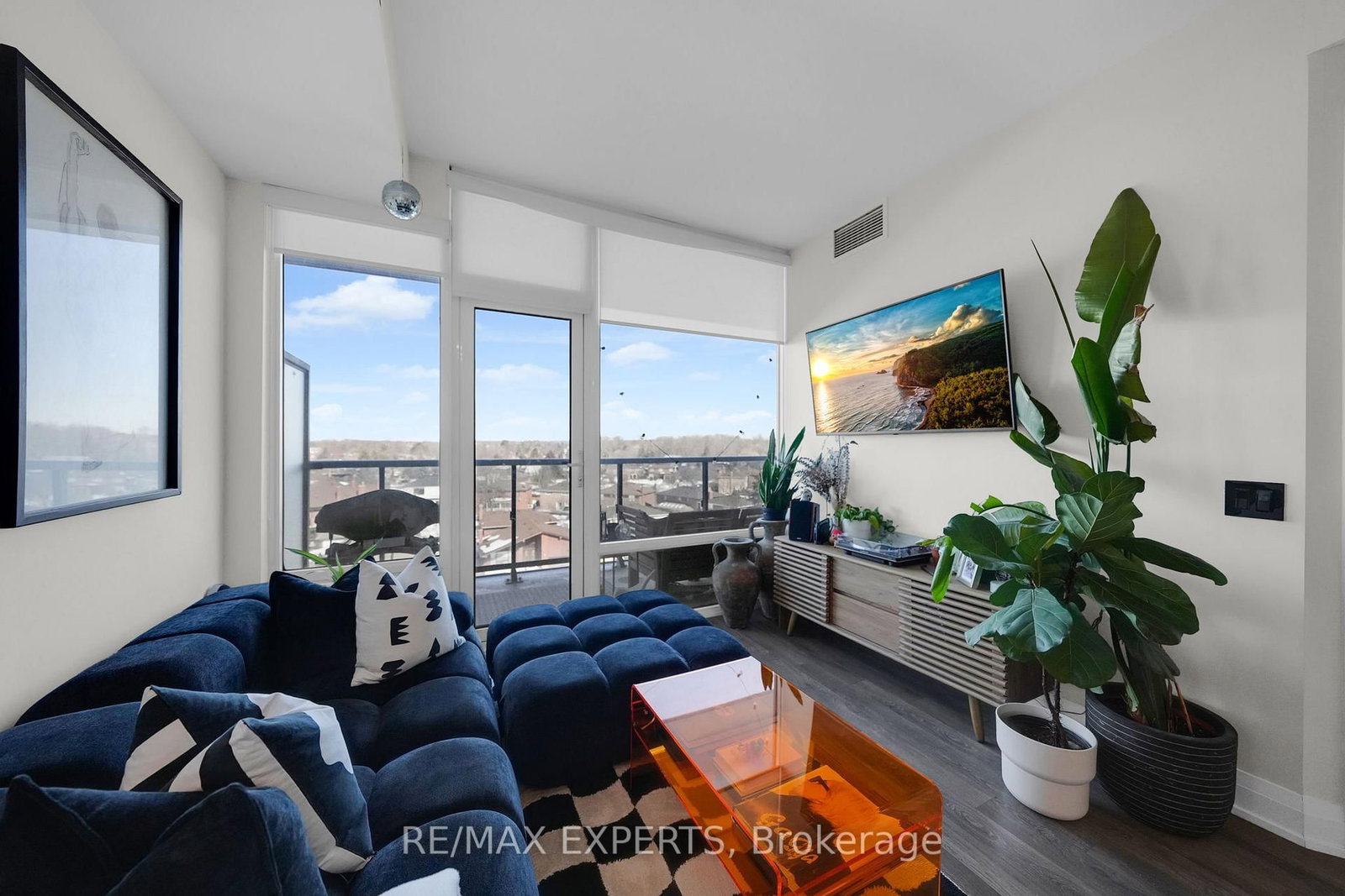 Condo sold at 601-4800 Highway 7 Road, Vaughan, Ontario, L4L 1H8 - East Woodbridge - MLS: N12844940