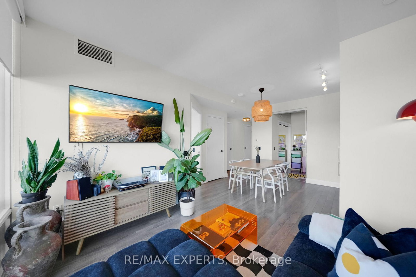 Condo sold at 601-4800 Highway 7 Road, Vaughan, Ontario, L4L 1H8 - East Woodbridge - MLS: N12844940