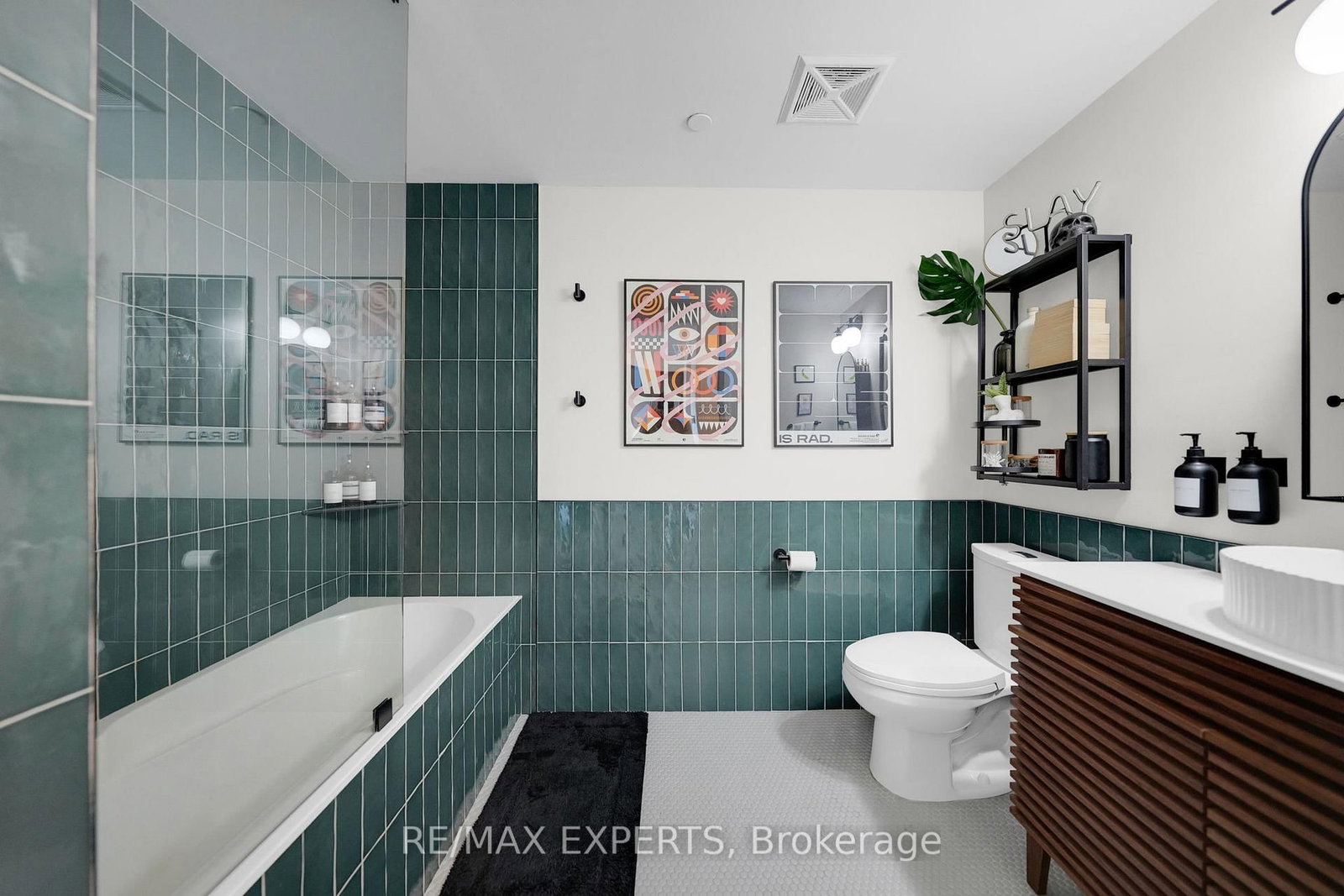 Condo sold at 601-4800 Highway 7 Road, Vaughan, Ontario, L4L 1H8 - East Woodbridge - MLS: N12844940