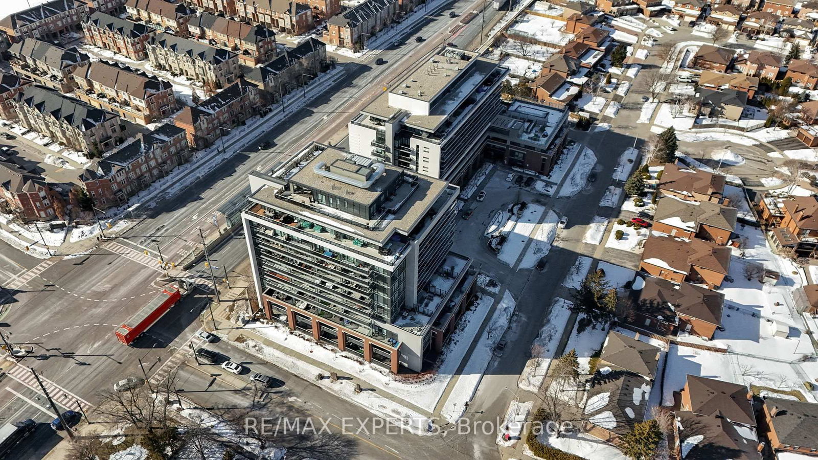 Condo sold at 601-4800 Highway 7 Road, Vaughan, Ontario, L4L 1H8 - East Woodbridge - MLS: N12844940