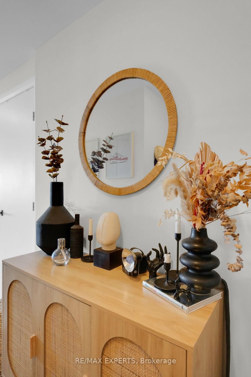 Condo sold at 601-4800 Highway 7 Road, Vaughan, Ontario, L4L 1H8 - East Woodbridge - MLS: N12844940