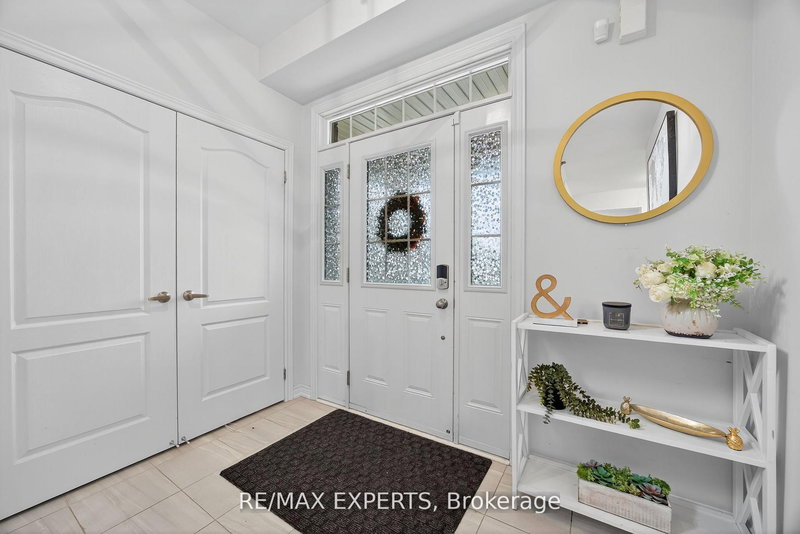 66 Robb Thompson Rd, East Gwillimbury, L0G 1M0 | Image 3