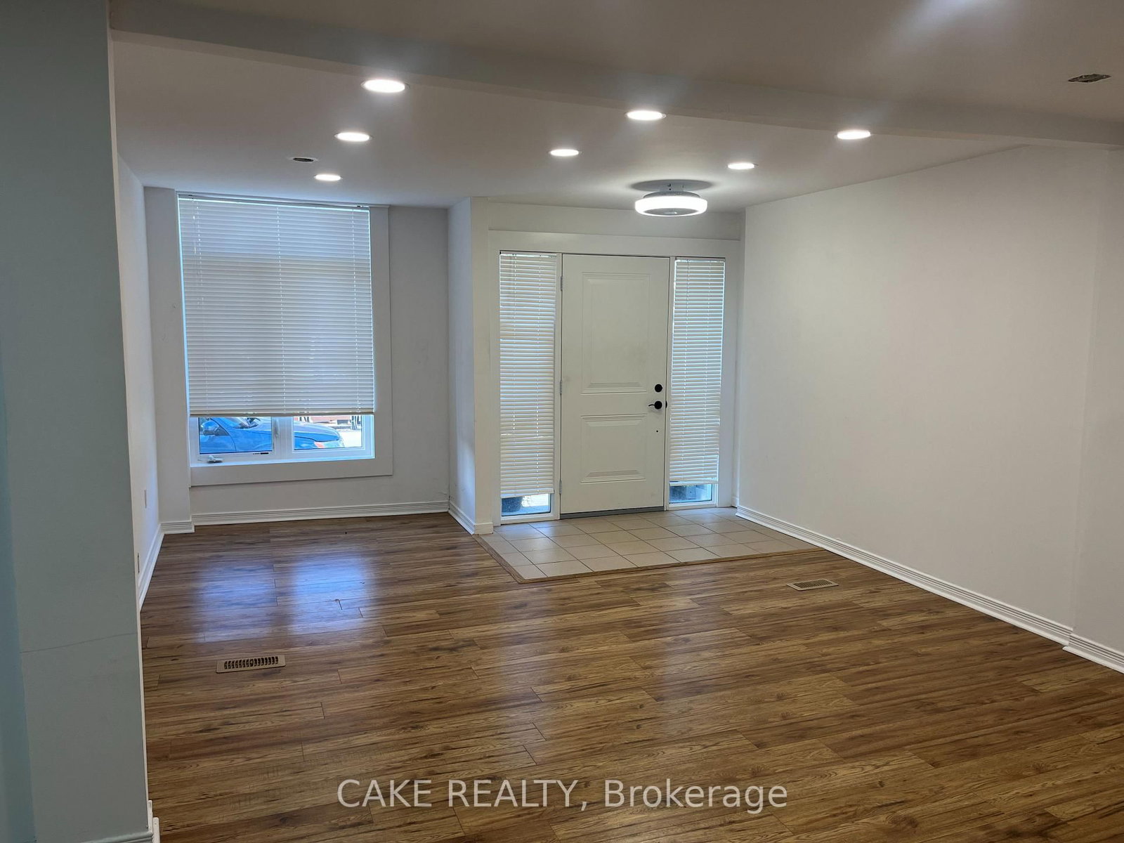 290 MAIN Street - Photo 3