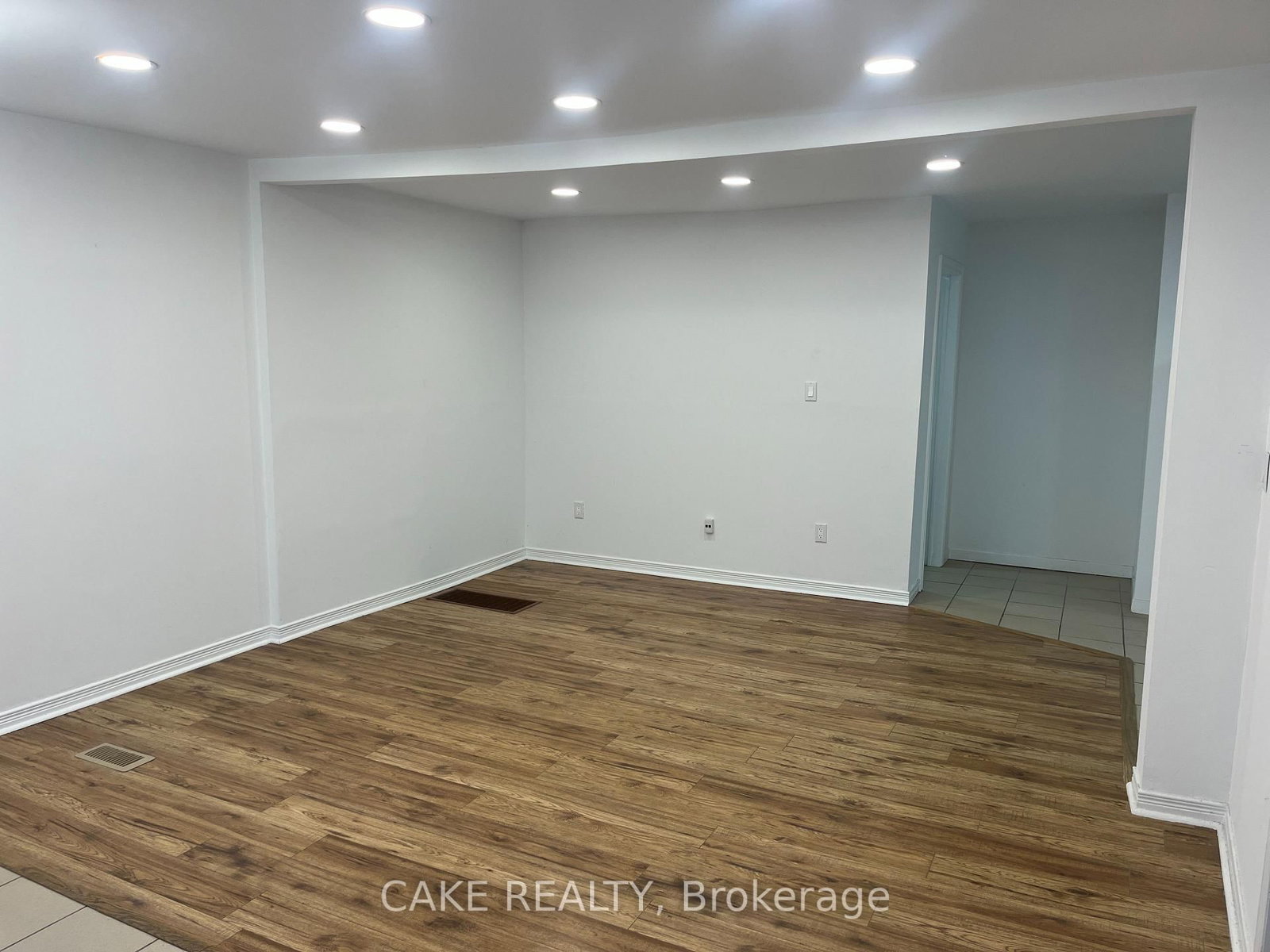 290 MAIN Street - Photo 4