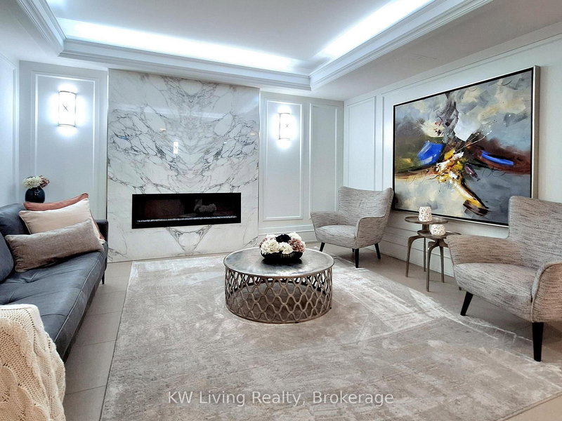 909 - 309 Major Mackenzie Dr, Richmond Hill, L4C 9V5 | Image 3