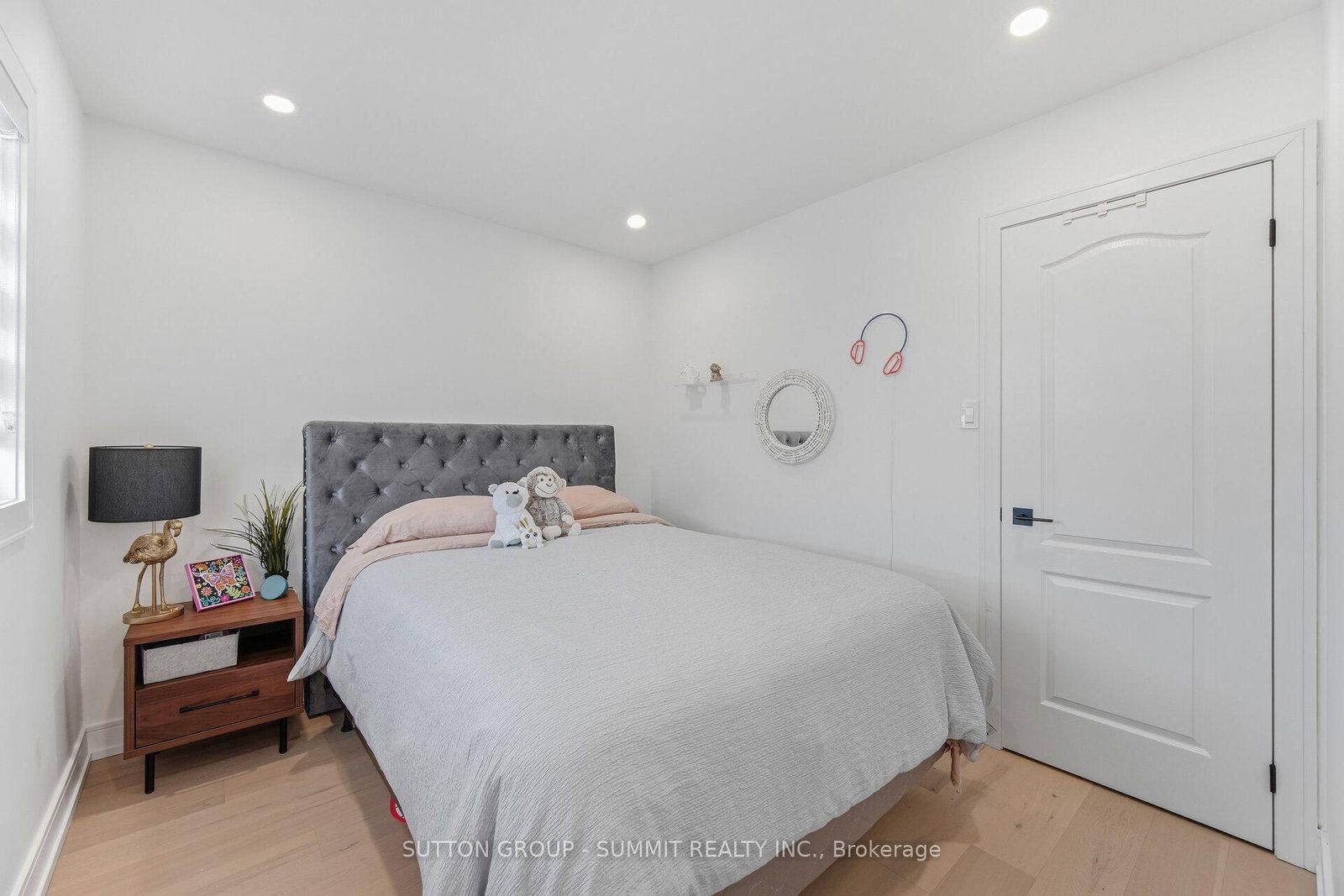 Detached House for sale at 72 Ravineview Drive, Vaughan, Ontario, L6A 3T6 - Rural Vaughan - MLS: N12846568