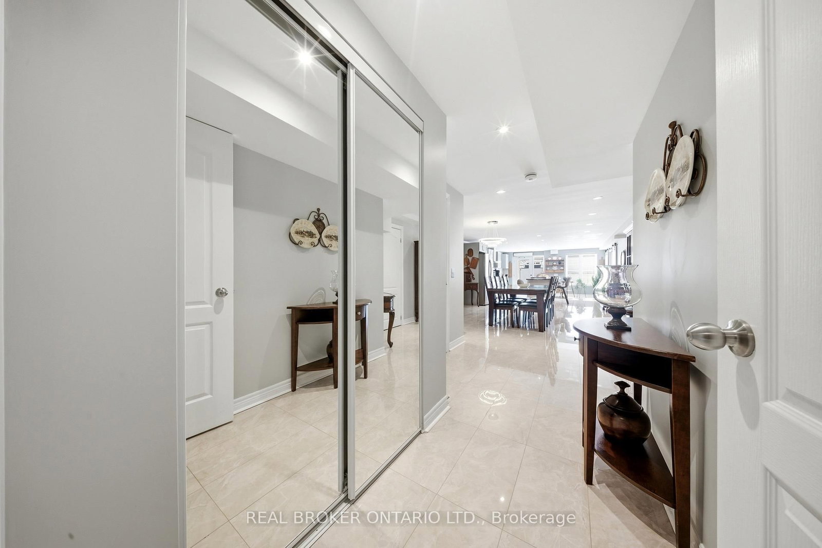 Detached House for sale at 171 Gold Park Gate, Essa, Ontario, L3W 0B4 - Angus - MLS: N12846862