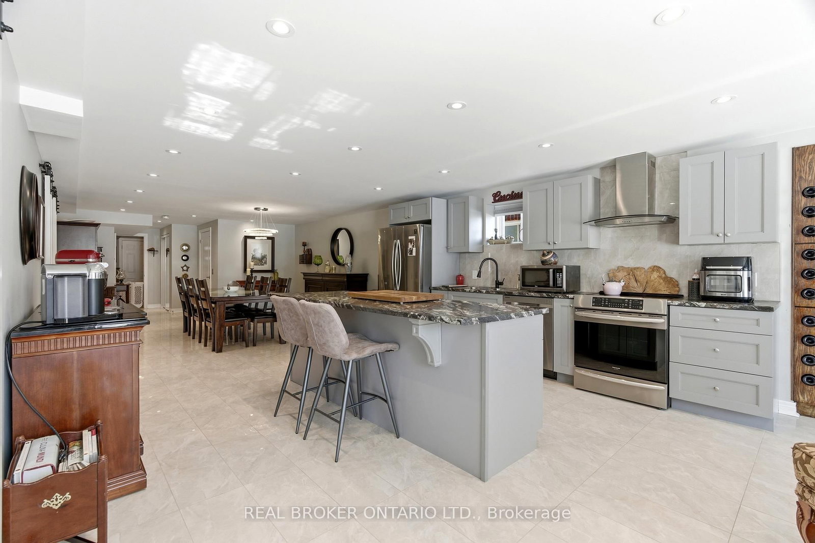 Detached House for sale at 171 Gold Park Gate, Essa, Ontario, L3W 0B4 - Angus - MLS: N12846862