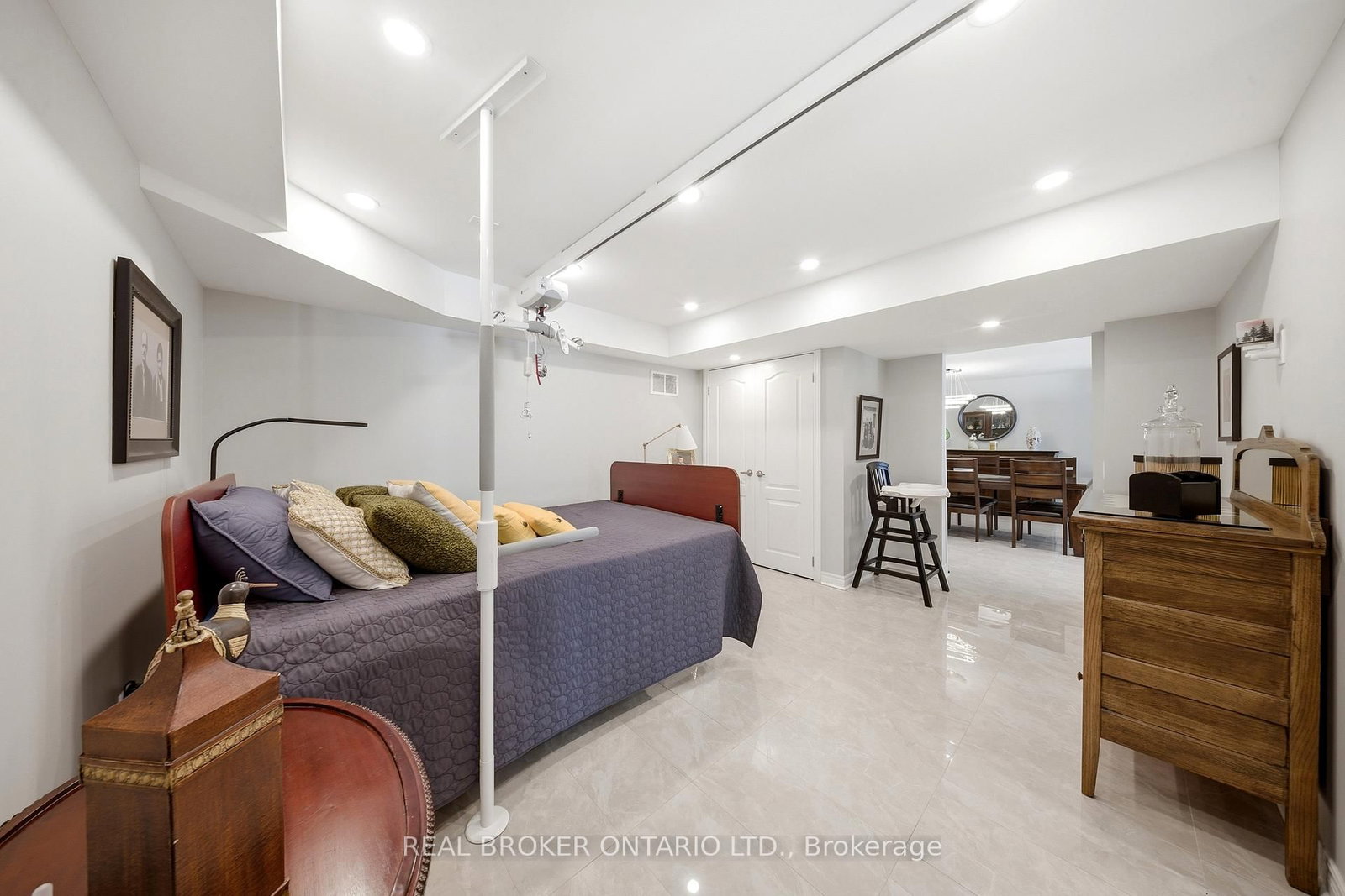 Detached House for sale at 171 Gold Park Gate, Essa, Ontario, L3W 0B4 - Angus - MLS: N12846862