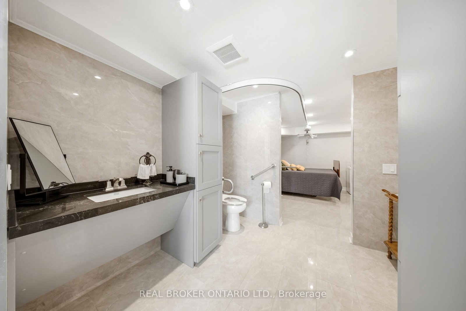 Detached House for sale at 171 Gold Park Gate, Essa, Ontario, L3W 0B4 - Angus - MLS: N12846862